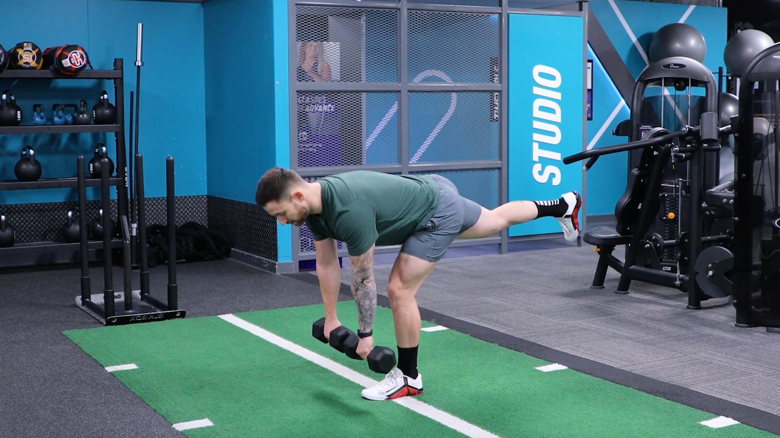 Dumbbell Single Leg Deadlift Dumbbell Single Leg Deadlift