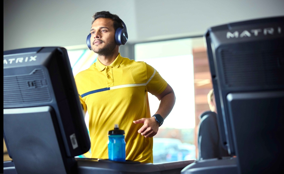 Whether you're training for a marathon or simply enjoy a short run every now and then, every runner can benefit from adding sprint workouts to their training regime.
