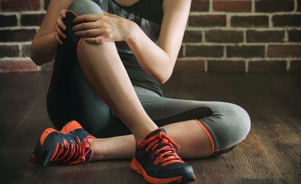 Learn how to safely recover from an injury, rebuild strength, and return to your fitness routine with gym exercises and recovery tips.